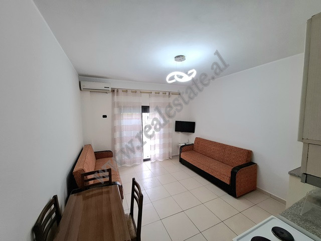 Apartament 1+1 ne shitje ne zonen e Golemit ne Durres